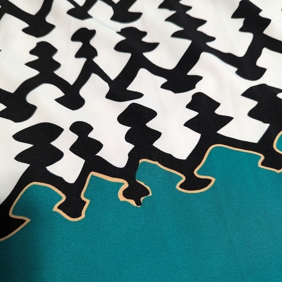 Voir Voir Like New Sleeveless Round Neck Classic Fitted Slip Dress - Picture 11 of 13